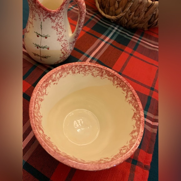 Molly Dallas splatterware Christmas themed 2pc gravy boat And bowl included - Picture 3 of 9